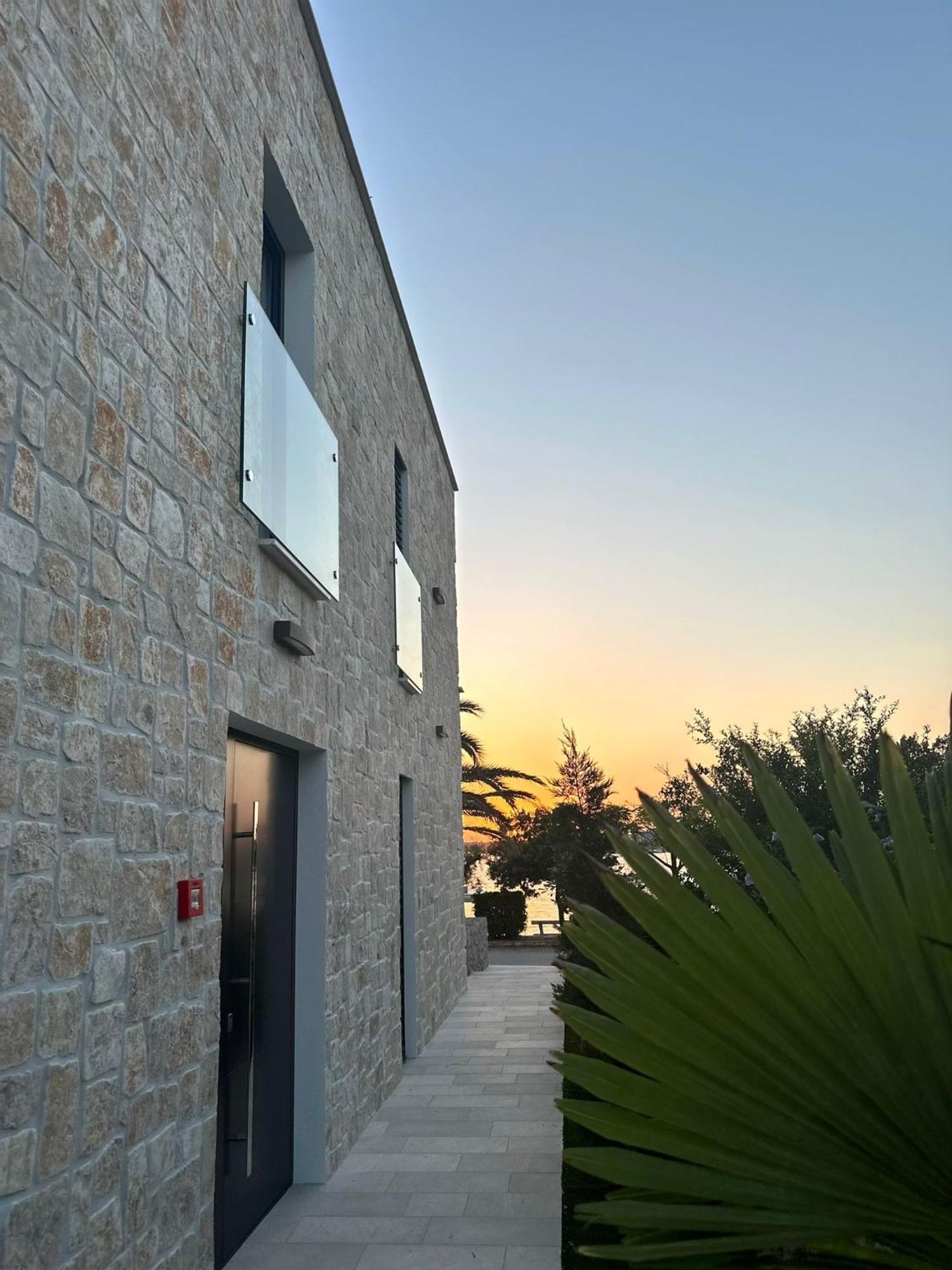 Apartments Dernaj Vir Exterior foto